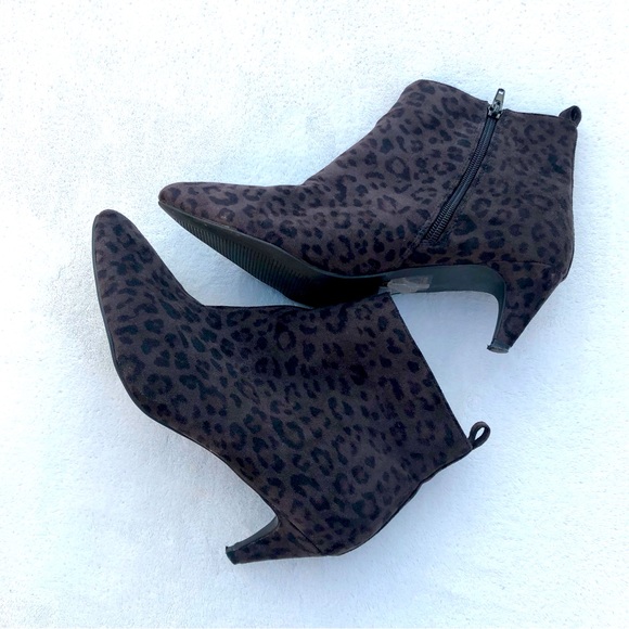 GC Shoes Shoes - GC Leopard Print Boots Zip Up Ankle Heels Sz. 9.5 Booties